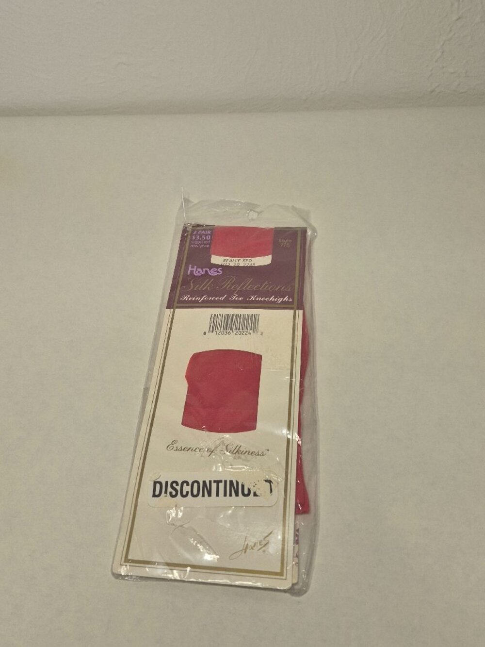 Vintage Hanes Silk Reflections Knee Highs Really Red 2 Pair Reinforced Toe NOS